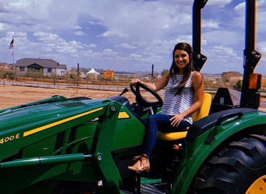 Um… I think her tractor is sexy (12 pics)
